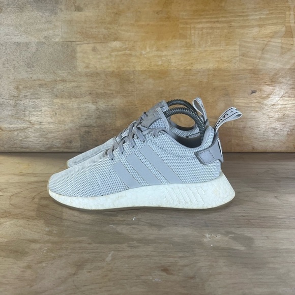 Adidas NMD R2 Womens Size 6 Running Shoes Sneakers Gray White AQ0196 - Picture 3 of 8